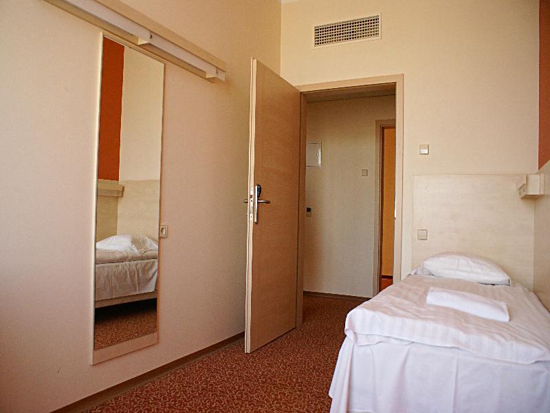 Rija Bauska Hotel Εξωτερικό φωτογραφία