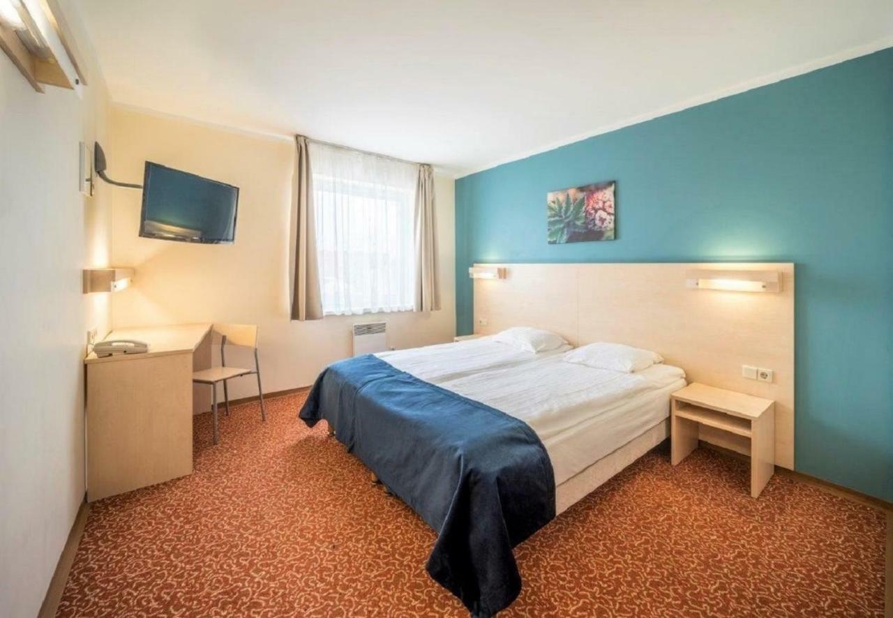 Rija Bauska Hotel Εξωτερικό φωτογραφία